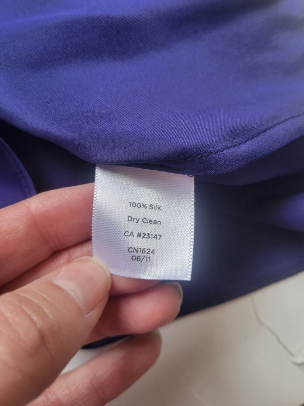 Talbots 100% Silk Purple Slit Sleeve Soft Satin Charmeuse Top Size 6 Elegant - Picture 10 of 10